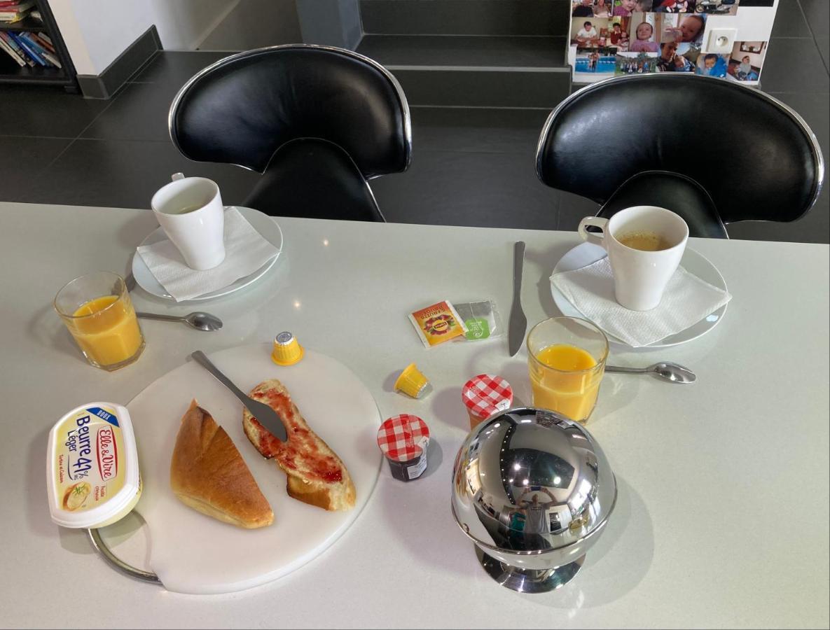 Issenheim B&B Chez L'Habitant Chambre Privative Sur La Route Des Vins Tv Parking Box Velo מראה חיצוני תמונה