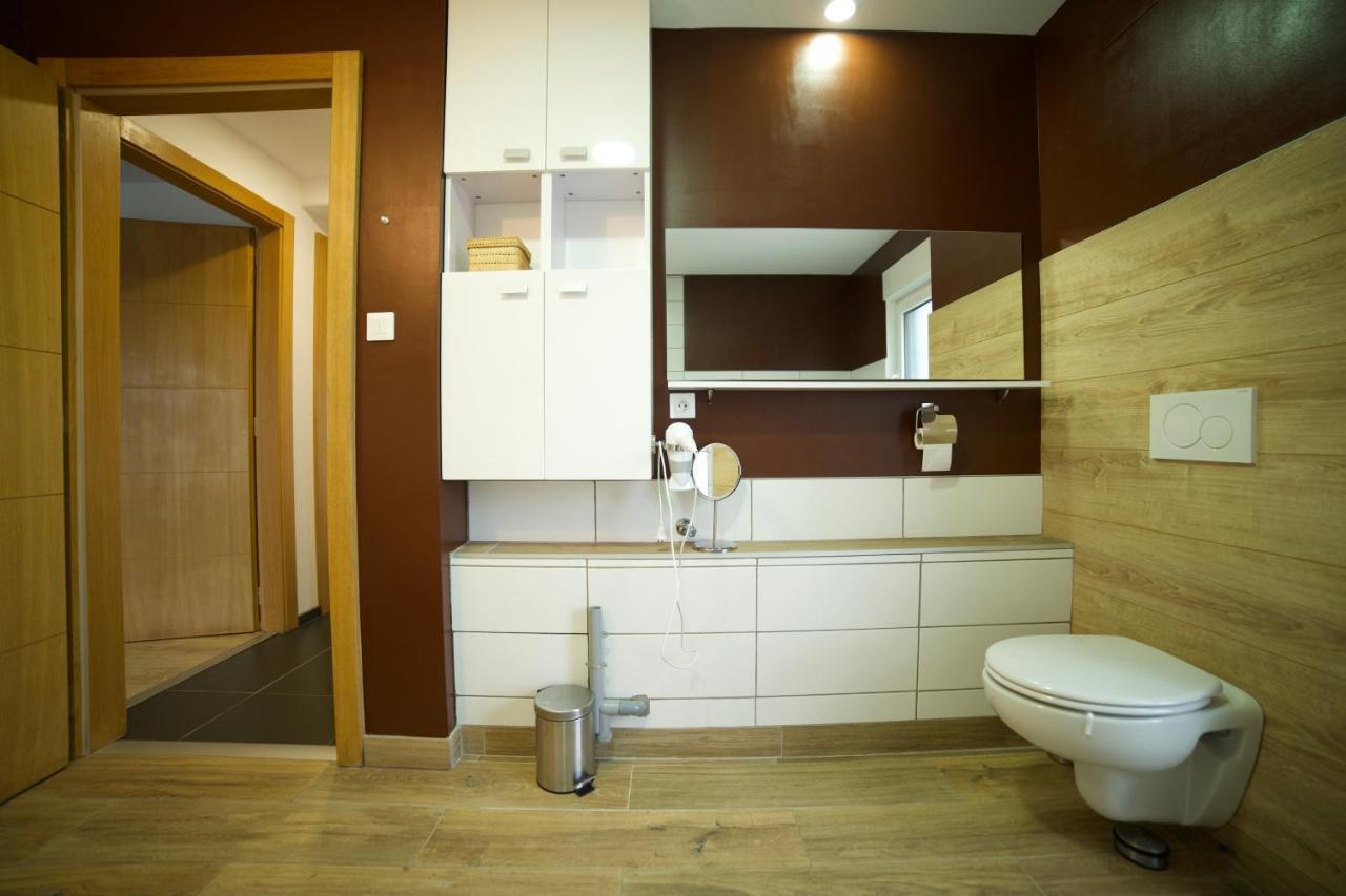 Issenheim B&B Chez L'Habitant Chambre Privative Sur La Route Des Vins Tv Parking Box Velo מראה חיצוני תמונה